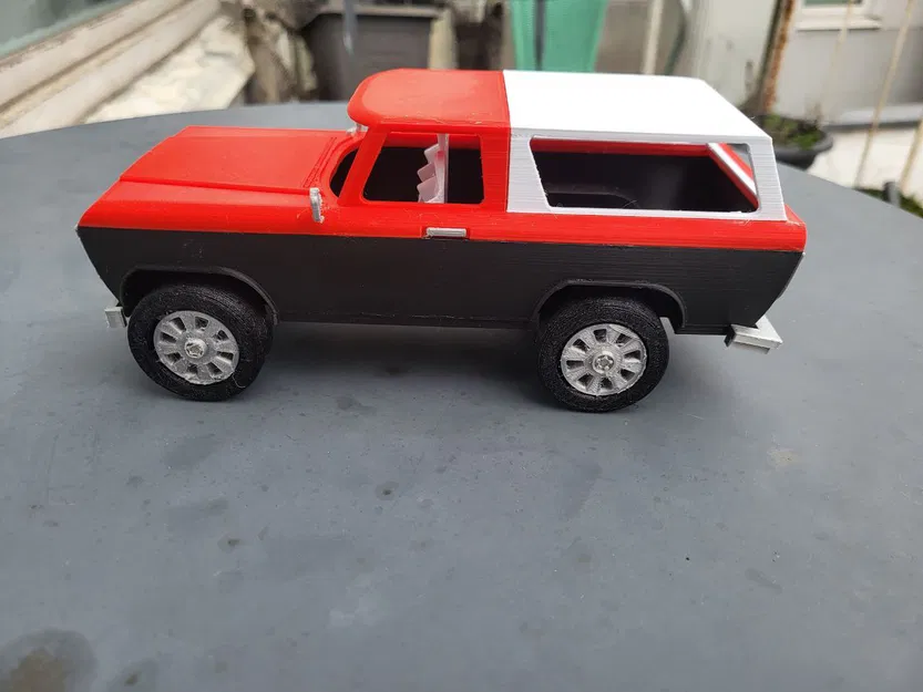 Mô Hình Bộ Lắp Ráp Xe FORD BRONCO 78 - Image 2