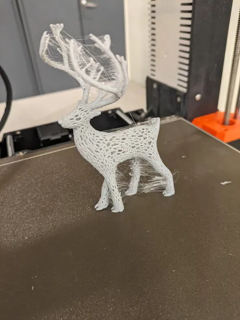 Móc khóa tuần lộc Rudolph mũi đỏ kiểu Voronoi có móng - Image 2