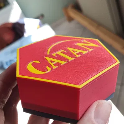 Hộp Đựng Quân Cờ Catan