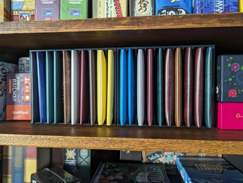 Hộp đựng board game Button Shy - Image 1