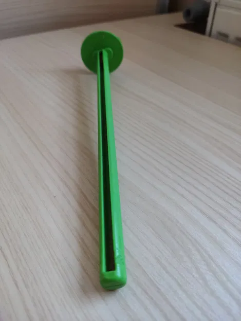 Cây Xỏ Chuột Nhựa Cho Vẹt - Image 1