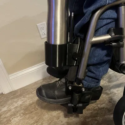 Giá đỡ ly và bút cho xe lăn có kèm chỗ để đồ