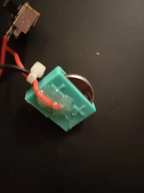 Hộp Đựng Pin CR2032 Rộng Hơn - Image 1