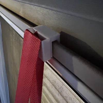 Móc Treo Vòng Hoa Cửa Sổ Bằng Ruy Băng