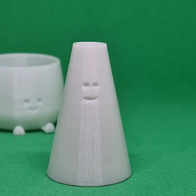 Bình hoa hình nón vui vẻ