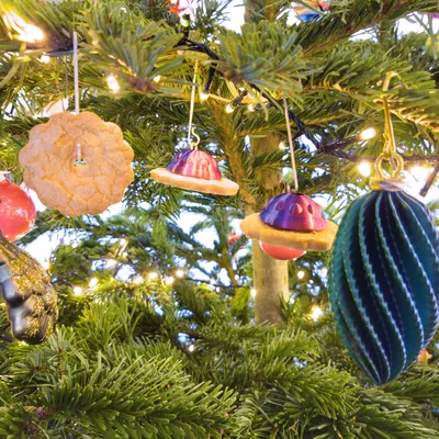 Nắp, Móc S và Khoen Tùy Chỉnh cho Đồ Trang Trí Cây Thông Noel. OpenSCAD