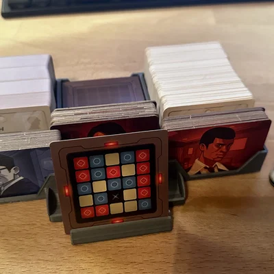 Hộp Đựng Codenames và Bản Mở Rộng Deep Undercover