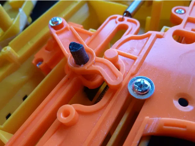 Thay thế trụ đỡ bộ đẩy súng Nerf Barricade - Image 1