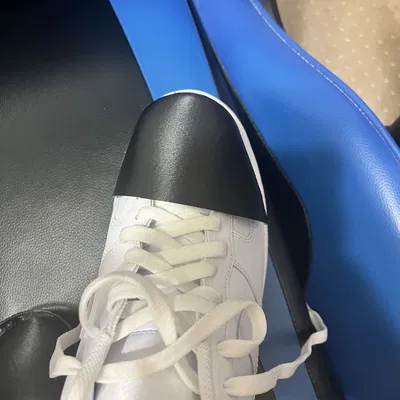 Phần Bảo Vệ Giày Sneaker Khỏi Bị Nhăn