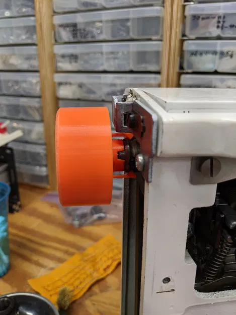 Bánh Xe Tay Thay Thế Cho Máy Husqvarna Dòng 6000 (6440) - Image 1