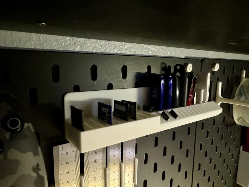 Kệ Đựng Thẻ Nhớ SD và USB Cho SKADIS - Image 1