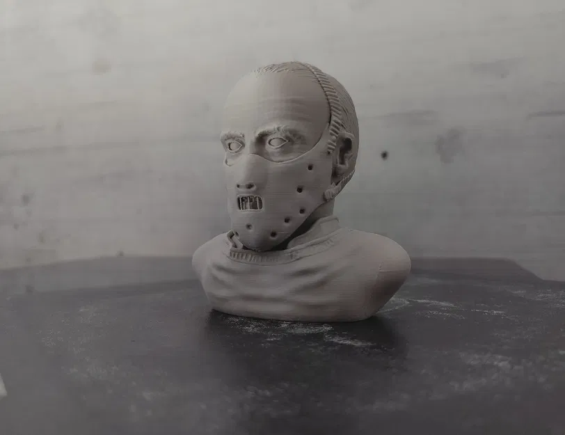 Tượng Bán Thân Hannibal Lecter - Image 3