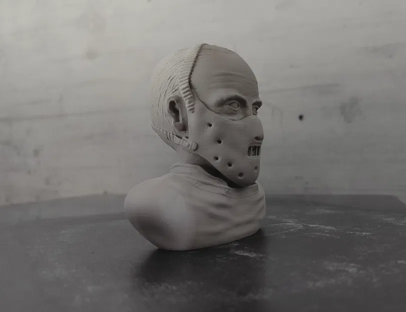 Tượng Bán Thân Hannibal Lecter - Image 4