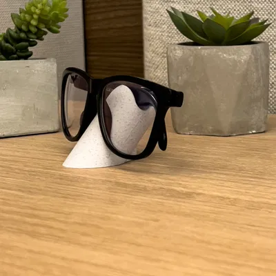 Chân Kính Đeo Bàn Thanh Lịch