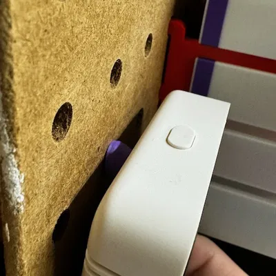 Giá Treo Đồ Lên Pegboard Bằng Đầu Vít