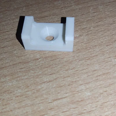 Kẹp giữ dây cáp bằng zip tie