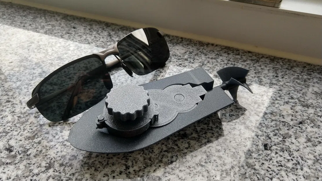 Mô hình thuyền lên dây cót mini không cần vít - Image 1