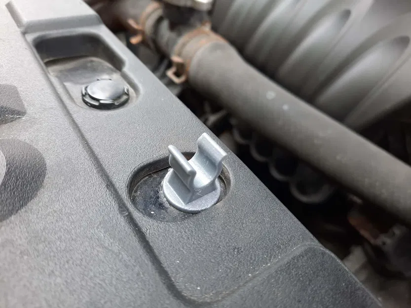 Kẹp Giữ Ty Chống Capo Mitsubishi Lancer Đời 8 (CY0) - Image 2