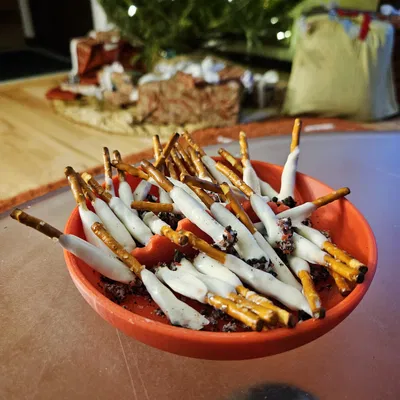 Mẫu Gạt Tàn Kiêm Khay Ăn Vặt