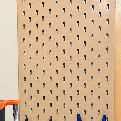 Bảng Ghim Skadis Tự Làm & Đế Cắm (kèm file cắt laser dxf)