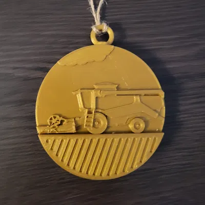 Máy Gặt Đập Liên Hợp Trang Trí Giáng Sinh Claas