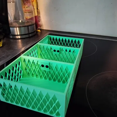 Thùng Đựng Đồ Vệ Sinh