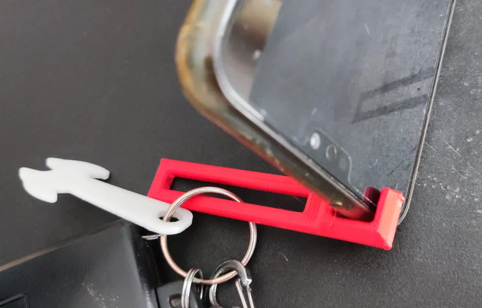 Móc Khóa Kiêm Đế Đựng Điện Thoại - Image 1