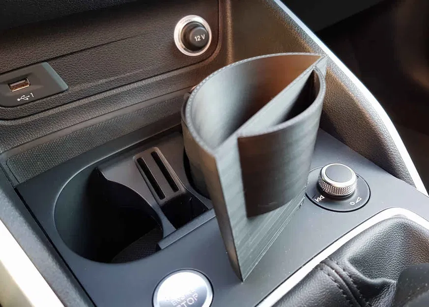 Hộc đựng đồ / gạt tàn bệ trung tâm xe Audi (Q2) - Image 1