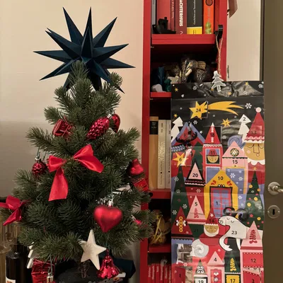 Đỉnh Ngôi Sao Cây Moravian, lấy cảm hứng từ Ngôi Sao Herrnhuter