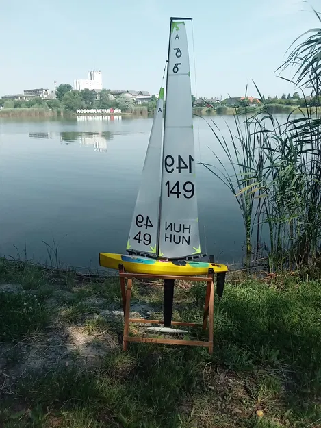 Mô hình thuyền buồm Manta 2017 RG65 - Image 1