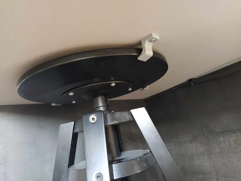 Giá đỡ ghế đẩu quầy bar - Image 2