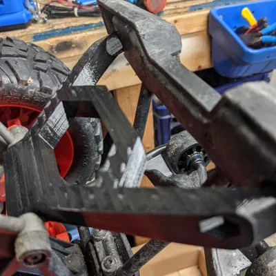 Đế Cản Sau Cùng Cho X-Maxx