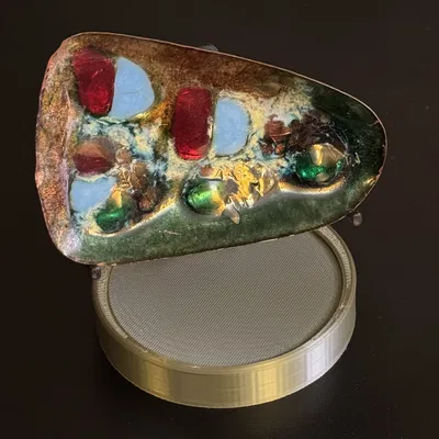 Chân đế trưng bày (bản remix)