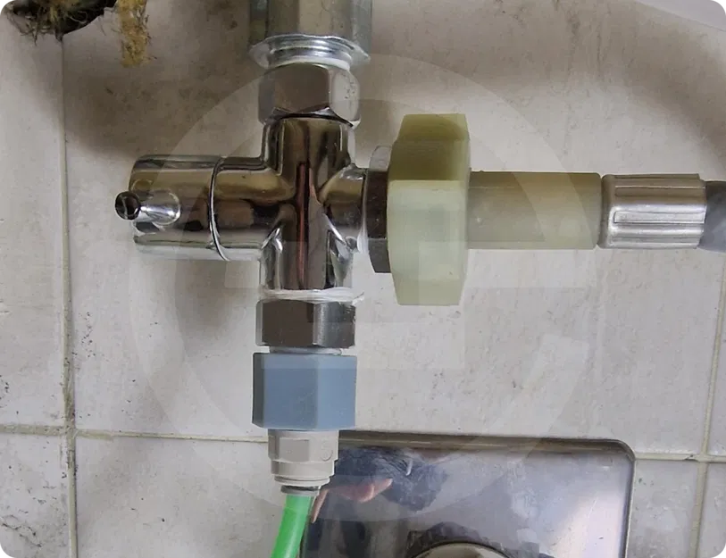 Núm nối giảm côn 3/8" (F) X 1/4" (F) BSP - Image 1