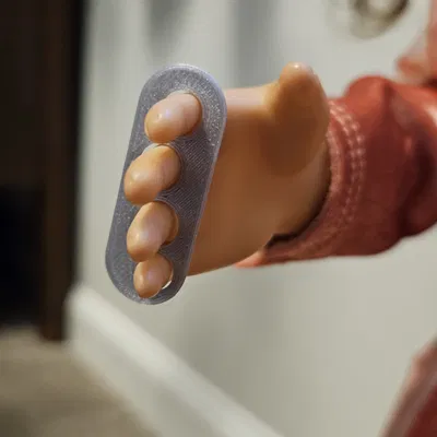 Khuôn Cầm Nắm Cho Búp Bê Our Generation