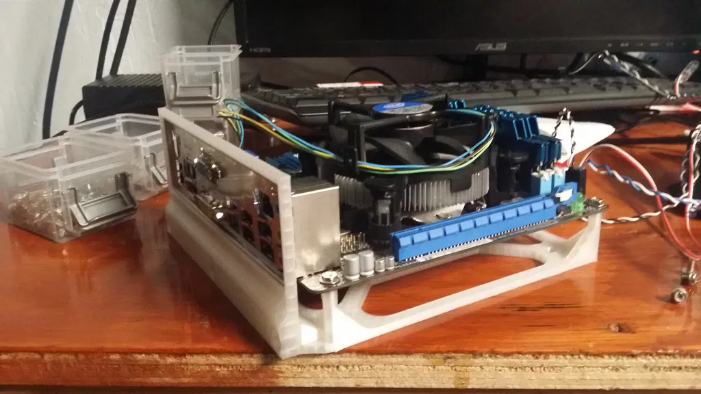 Đế Treo Tường Cho Main ITX - Image 3