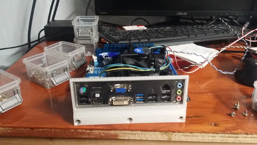 Đế Treo Tường Cho Main ITX - Image 6