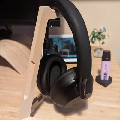 Kệ Tai Nghe (Và Hơn Thế Nữa)