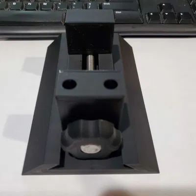 Kẹp Giữ Ổn Định Bàn Vào Tường