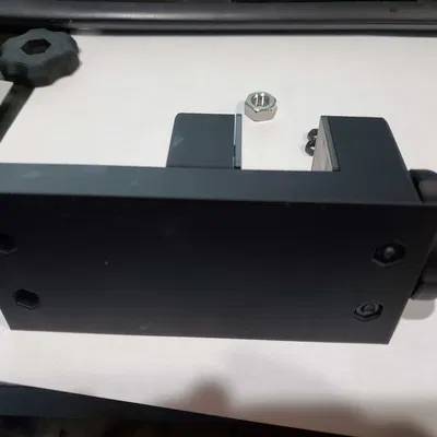 Kẹp Giữ Ổn Định Bàn Vào Tường