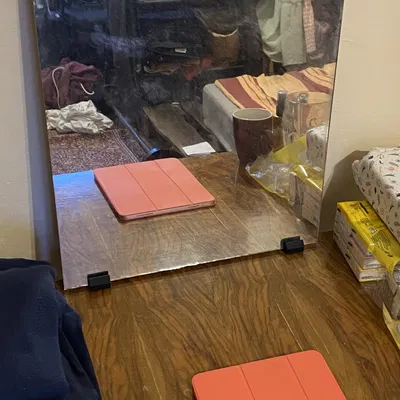 Chân Đế Gương Bàn