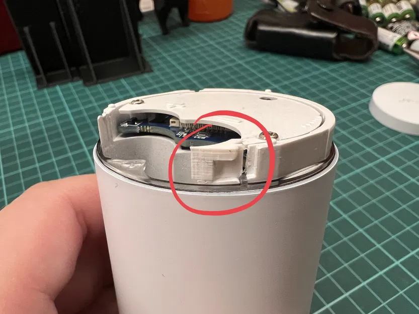 Sửa Lẫy Ngăn Pin Bị Gãy Cho Moes Zigbee Thermostat (TRV) - Image 1