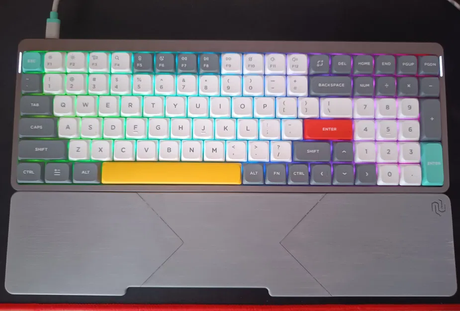 Kê Tay NuPhy Air96 Có Logo Và Chân Đế - Image 2