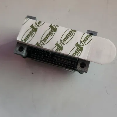 Giá đỡ ESP32 cho ốc hoặc miếng dán Command Strip