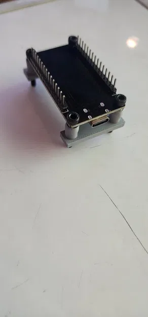 Giá đỡ ESP32 cho ốc hoặc miếng dán Command Strip - Image 3