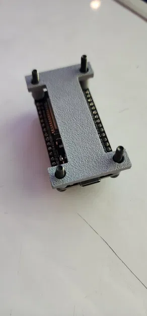 Giá đỡ ESP32 cho ốc hoặc miếng dán Command Strip - Image 5
