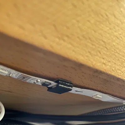 Kẹp Gắn Dây LED RGB 8mm