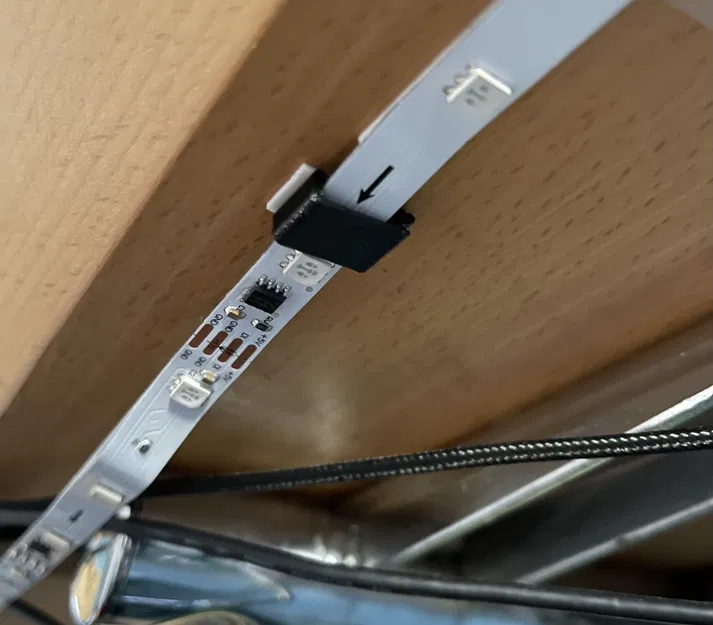 Ngàm Giữ Dây LED RGB 12mm - Image 1