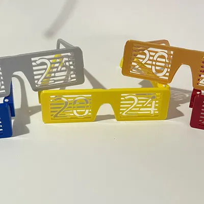 Kính Mắt Đón Tết 2024