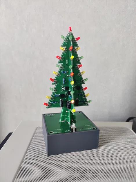 Đế Sạc Pin Cho Cây Thông PCB Giáng Sinh - Image 1